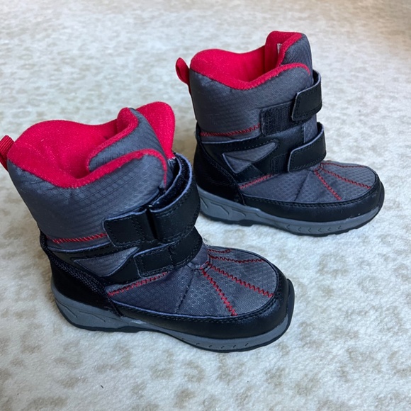 Carters toddler snow boots (size 10) - Picture 2 of 8